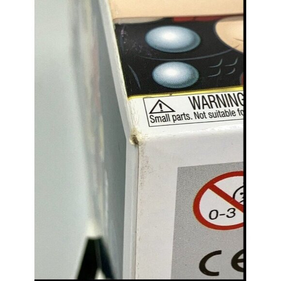 Funko Pop! Marvel: Thor 438 Exclusive Vaulted Figure W/Box damaged & Protector - Picture 11 of 16